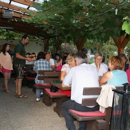 Weingut Lieschnegg * Лойчах