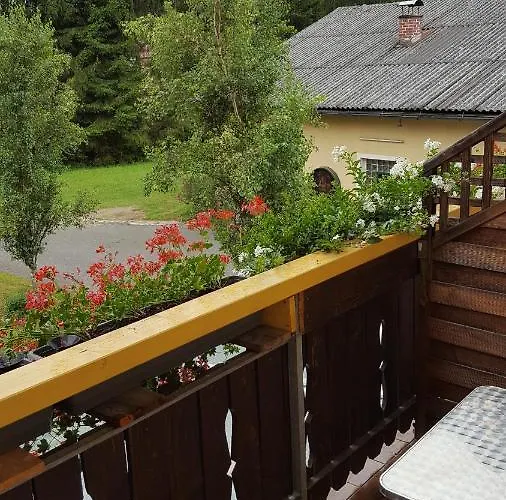 Weingut Lieschnegg Värdshus *